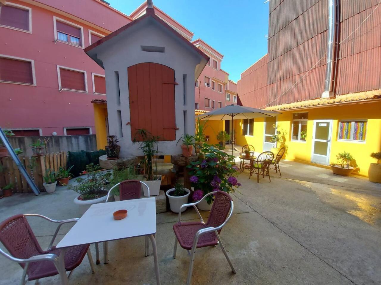 Apartamento Centrico Cerca De La Playa Bueu Eksteriør billede